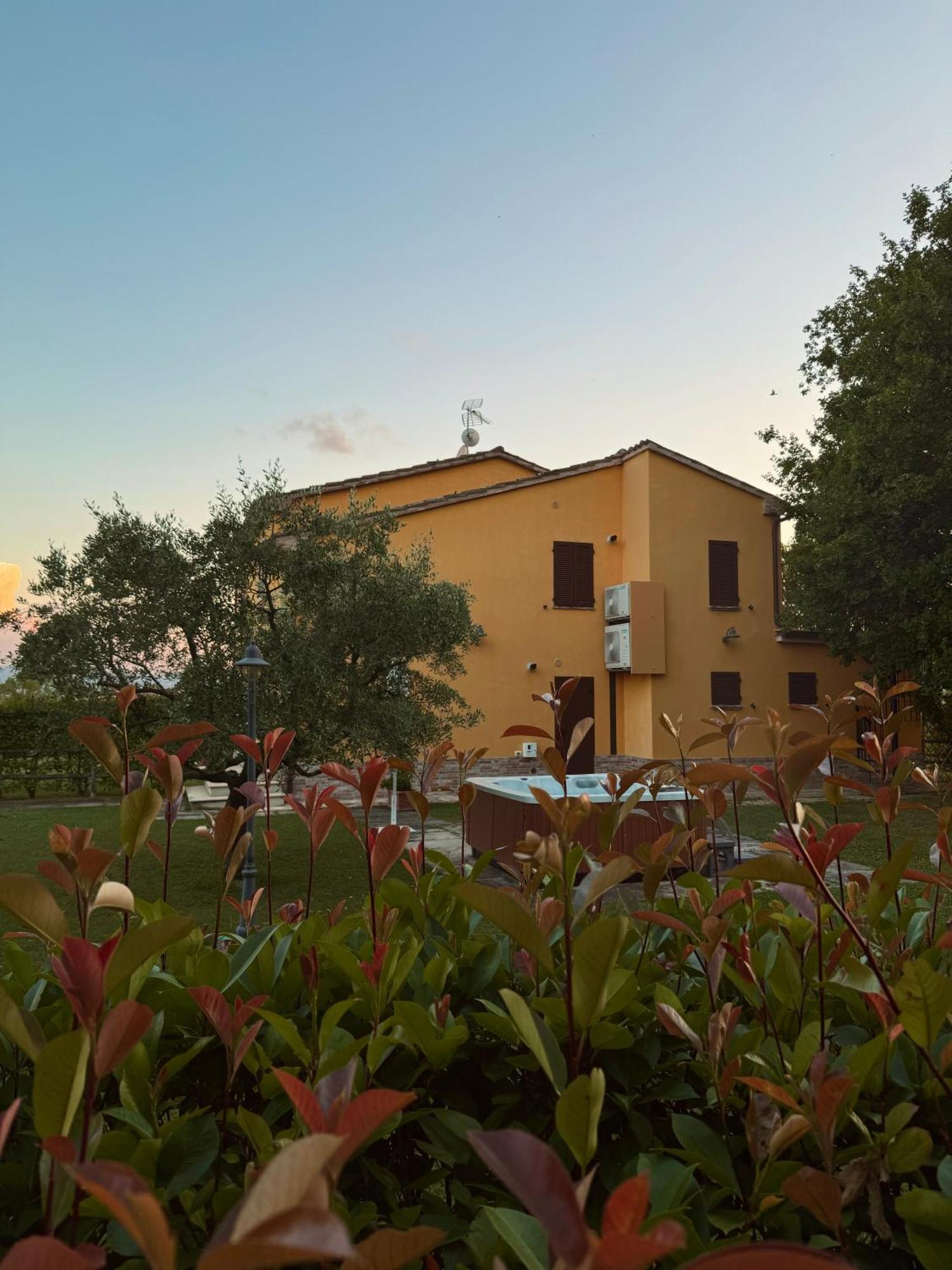 Montenovo Country House Ostra Vetere Εξωτερικό φωτογραφία